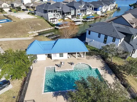 10744 S Lake Mist Lane Willis TX 77318