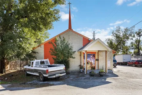 5208 Noble Street Houston TX 77020