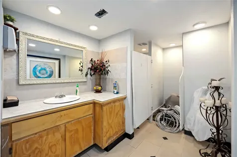 5208 Noble Street Houston TX 77020