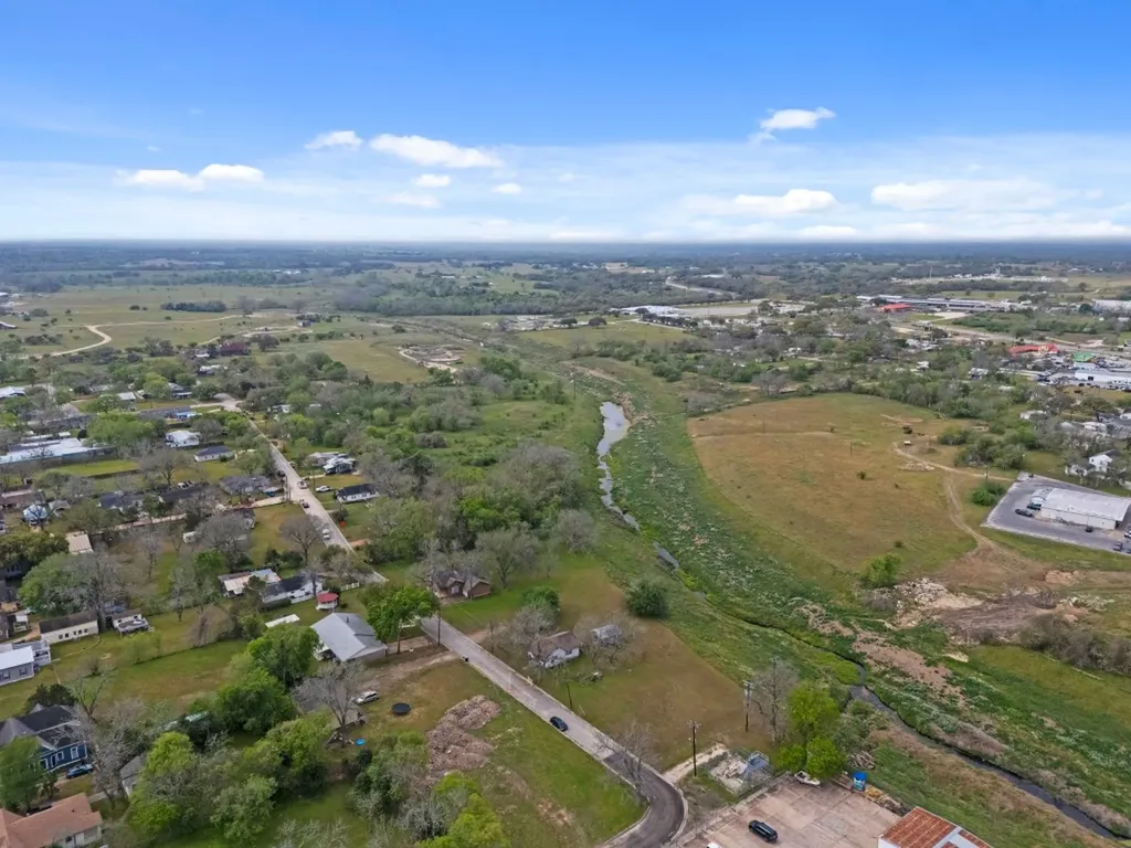 104 Kessler Street Hallettsville TX 77964