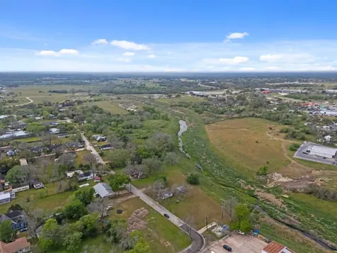 104 Kessler Street Hallettsville TX 77964
