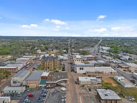 104 Kessler Street Hallettsville TX 77964