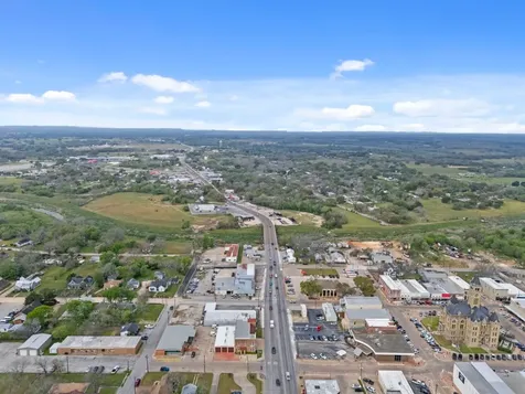 104 Kessler Street Hallettsville TX 77964