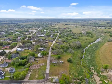 104 Kessler Street Hallettsville TX 77964