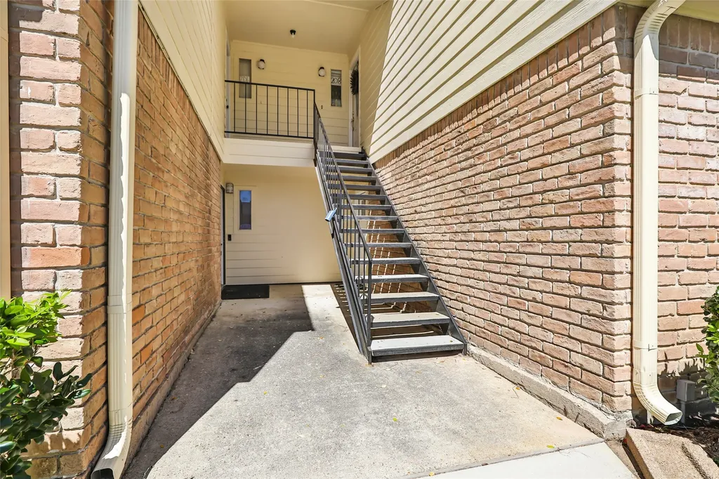 14515 Wunderlich Drive 207 Houston TX 77069