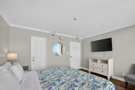 5220 Seawall Boulevard 1536/37 Galveston TX 77551