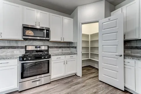 2103 Parnevik Place Conroe TX 77304