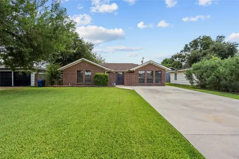 1421 16th Avenue N Texas City TX 77590