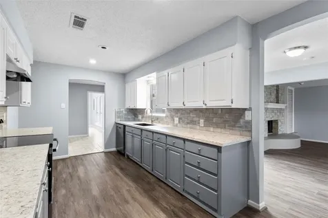 1421 16th Avenue N Texas City TX 77590