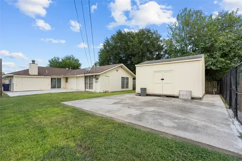 1421 16th Avenue N Texas City TX 77590