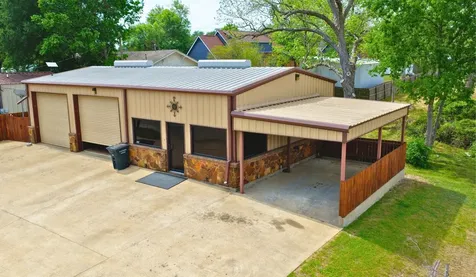 405 N Johnston Street Caldwell TX 77836