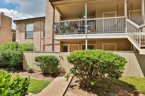 2100 Wilcrest Drive 127 Houston TX 77042