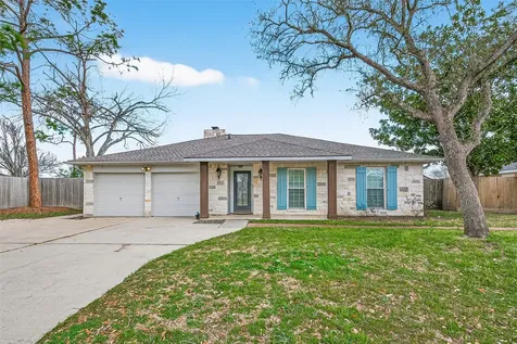805 Camelot Lane Friendswood TX 77546