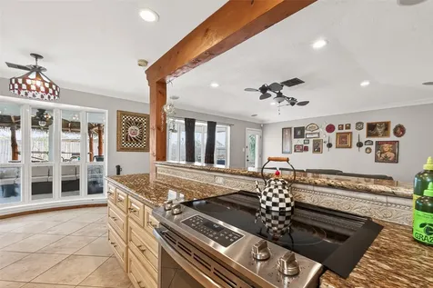 805 Camelot Lane Friendswood TX 77546