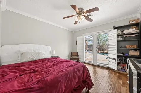805 Camelot Lane Friendswood TX 77546