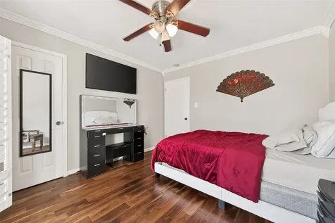 805 Camelot Lane Friendswood TX 77546