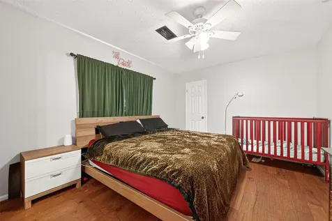 805 Camelot Lane Friendswood TX 77546