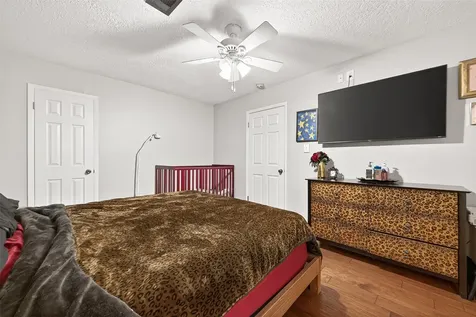 805 Camelot Lane Friendswood TX 77546