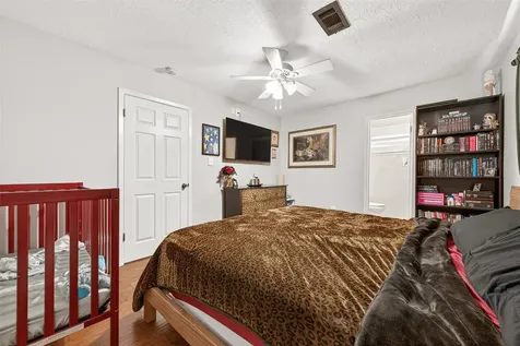 805 Camelot Lane Friendswood TX 77546