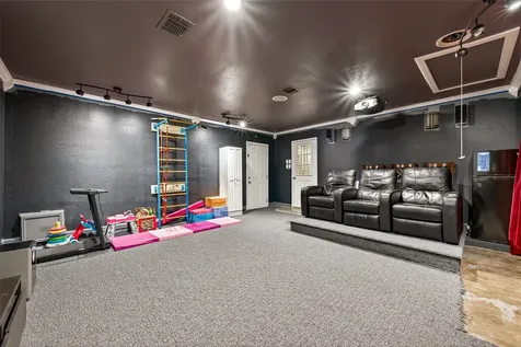 805 Camelot Lane Friendswood TX 77546