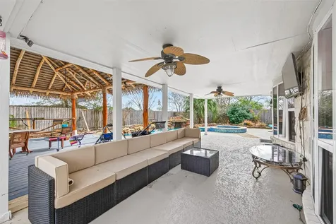 805 Camelot Lane Friendswood TX 77546