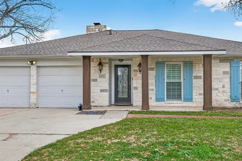 805 Camelot Lane Friendswood TX 77546