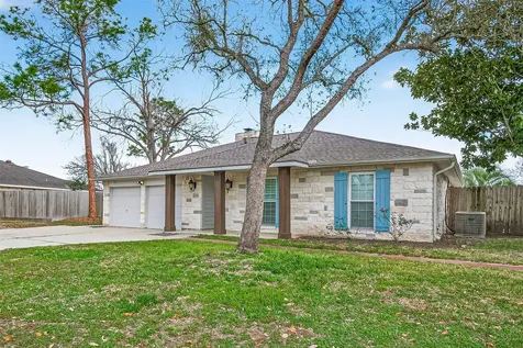805 Camelot Lane Friendswood TX 77546