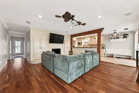 805 Camelot Lane Friendswood TX 77546