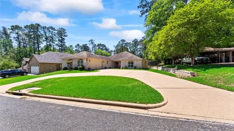 621 Hillcrest Drive Huntsville TX 77340