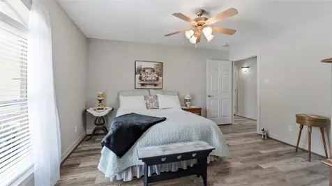 621 Hillcrest Drive Huntsville TX 77340