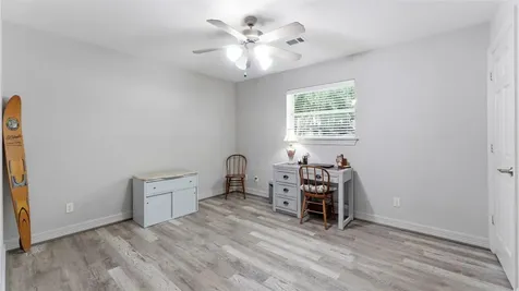 621 Hillcrest Drive Huntsville TX 77340