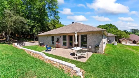 621 Hillcrest Drive Huntsville TX 77340
