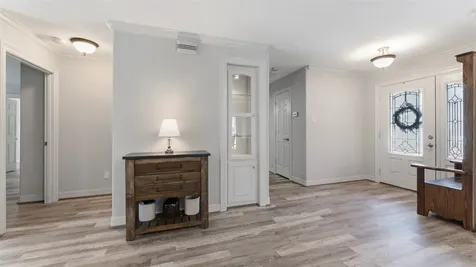 621 Hillcrest Drive Huntsville TX 77340