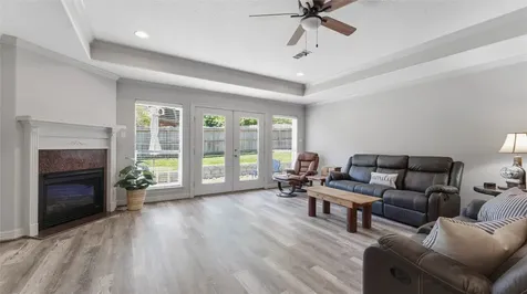621 Hillcrest Drive Huntsville TX 77340