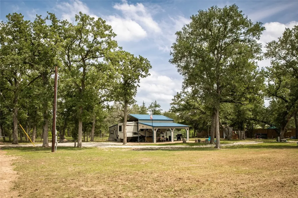 240 Cranberry Road Somerville TX 77879