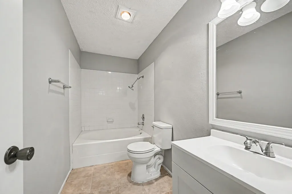 8404 Forest Ridge Drive San Antonio TX 78239