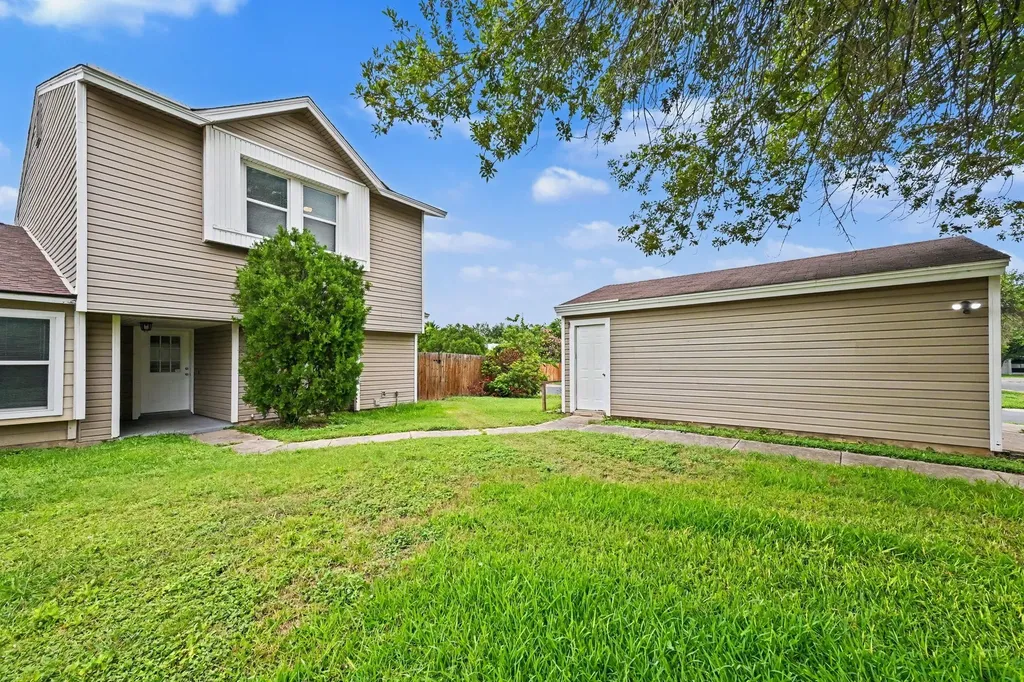 8404 Forest Ridge Drive San Antonio TX 78239