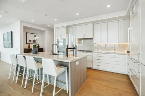 5656 San Felipe Street 506 Houston TX 77056