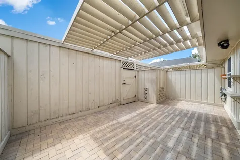 6434 Burgoyne Road 109 Houston TX 77057
