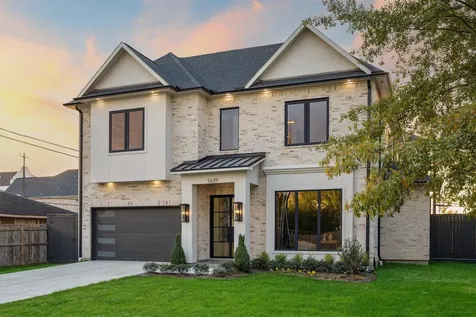 1639 Woodvine Drive Houston TX 77055