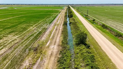 1113 County Road 395 Louise TX 77455