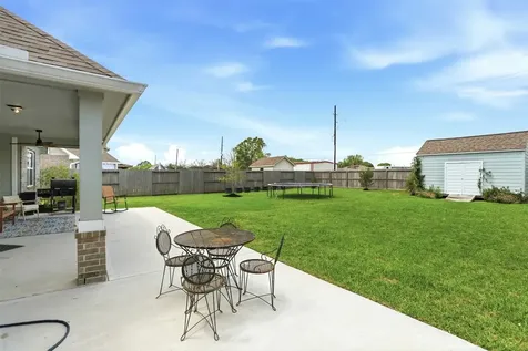 11915 Champions Gate Drive Mont Belvieu TX 77535