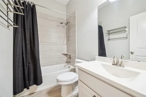 5121 Allen Cay Drive Texas City TX 77590