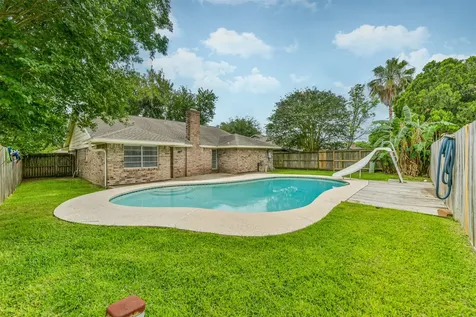2230 E Clare Street Deer Park TX 77536