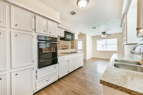 2230 E Clare Street Deer Park TX 77536