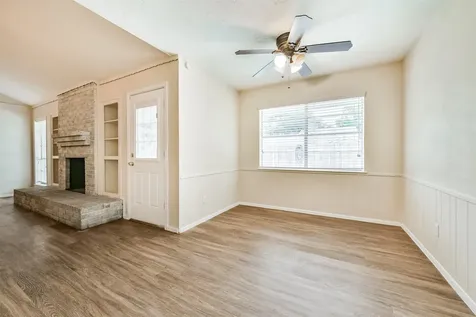 2230 E Clare Street Deer Park TX 77536
