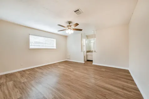 2230 E Clare Street Deer Park TX 77536