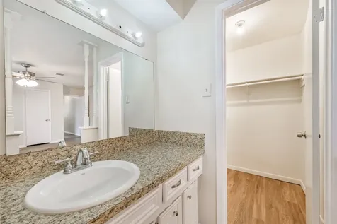 2230 E Clare Street Deer Park TX 77536