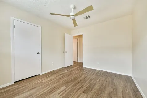 2230 E Clare Street Deer Park TX 77536