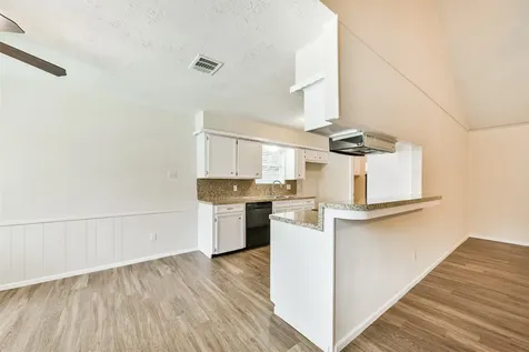 2230 E Clare Street Deer Park TX 77536